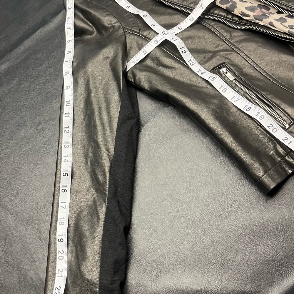 Large Black Rivet jacket - worn once - Picture 13 of 14